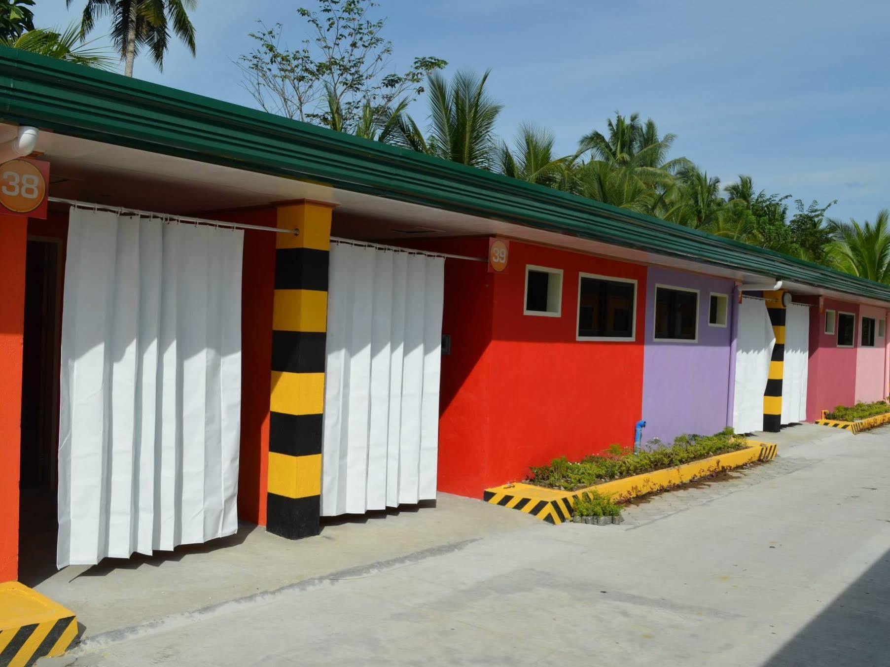 Rainbow Romanz Garden Inn Tagum Exterior photo